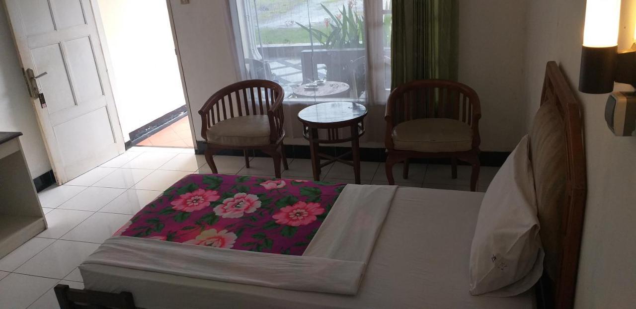Intan Hotel Purwakarta Exterior foto